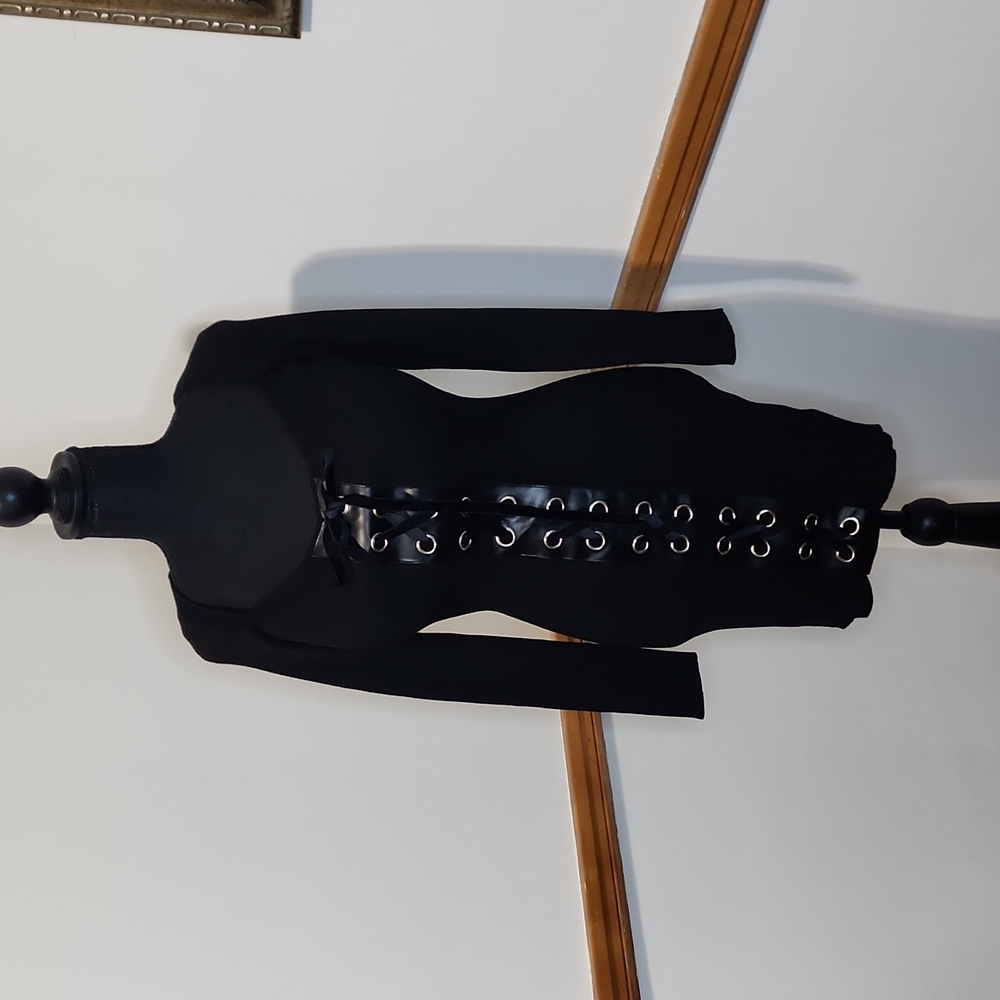 Black long sleeved bodycon dress